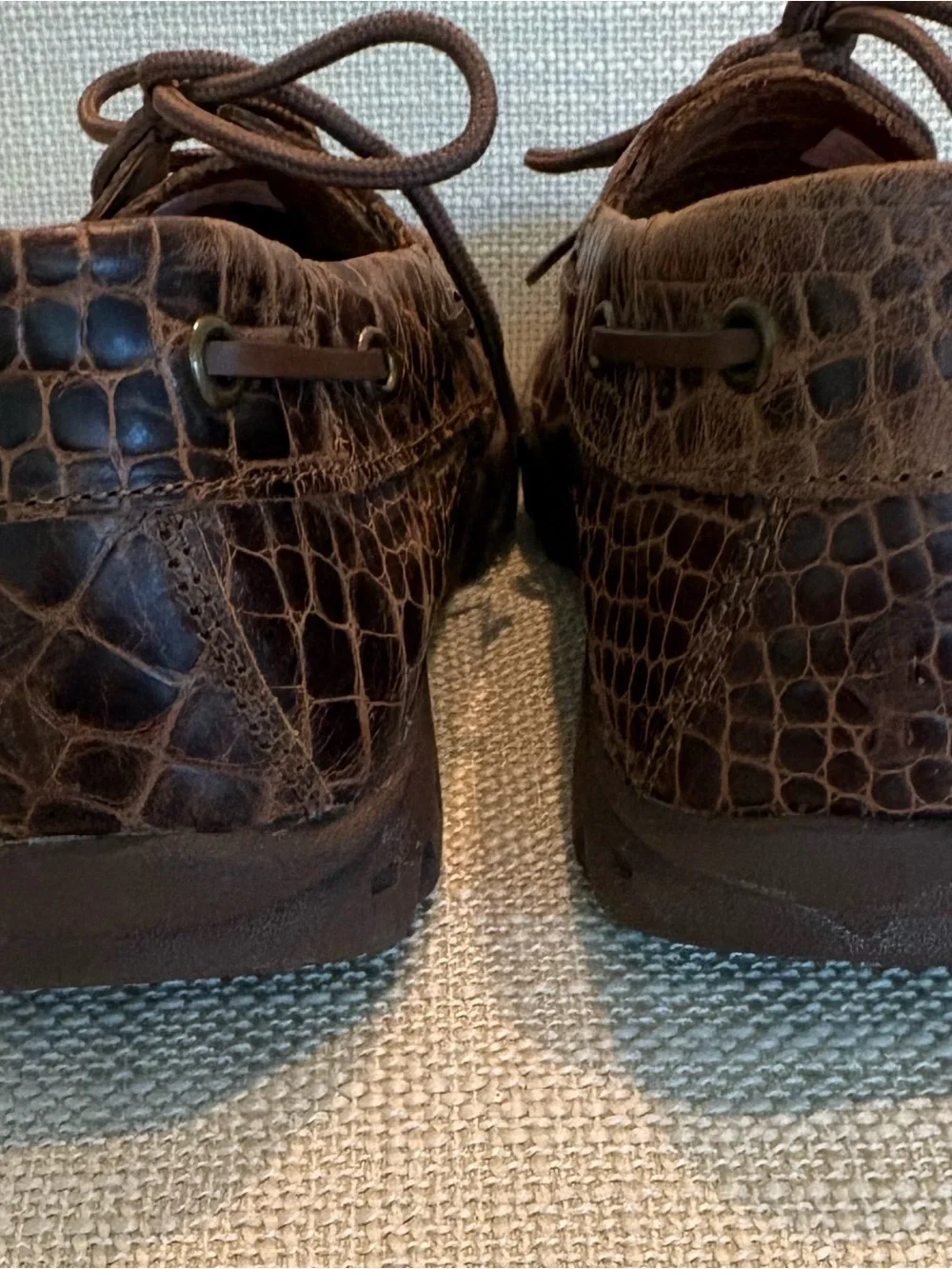 Ferrini Men’s Brown Leather Croc Embossed with Tie Boat Shoes Size 10